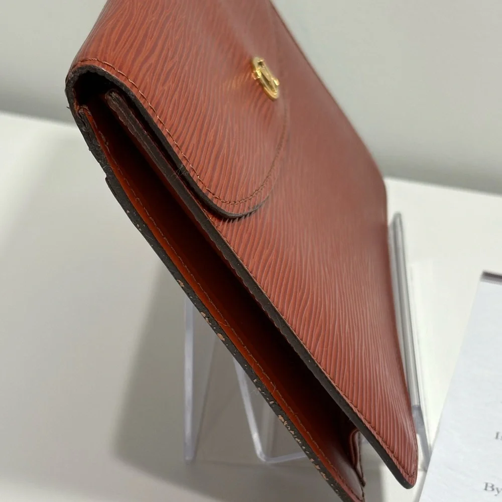 Authentic LOUIS VUITTON cognac epi leather pouch clutch with certificate - Picture 3 of 14